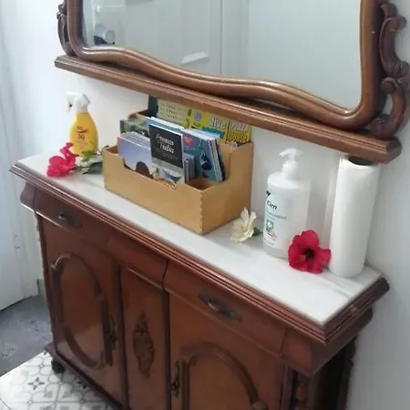 Camarote, La Casita Azul בית הארחה